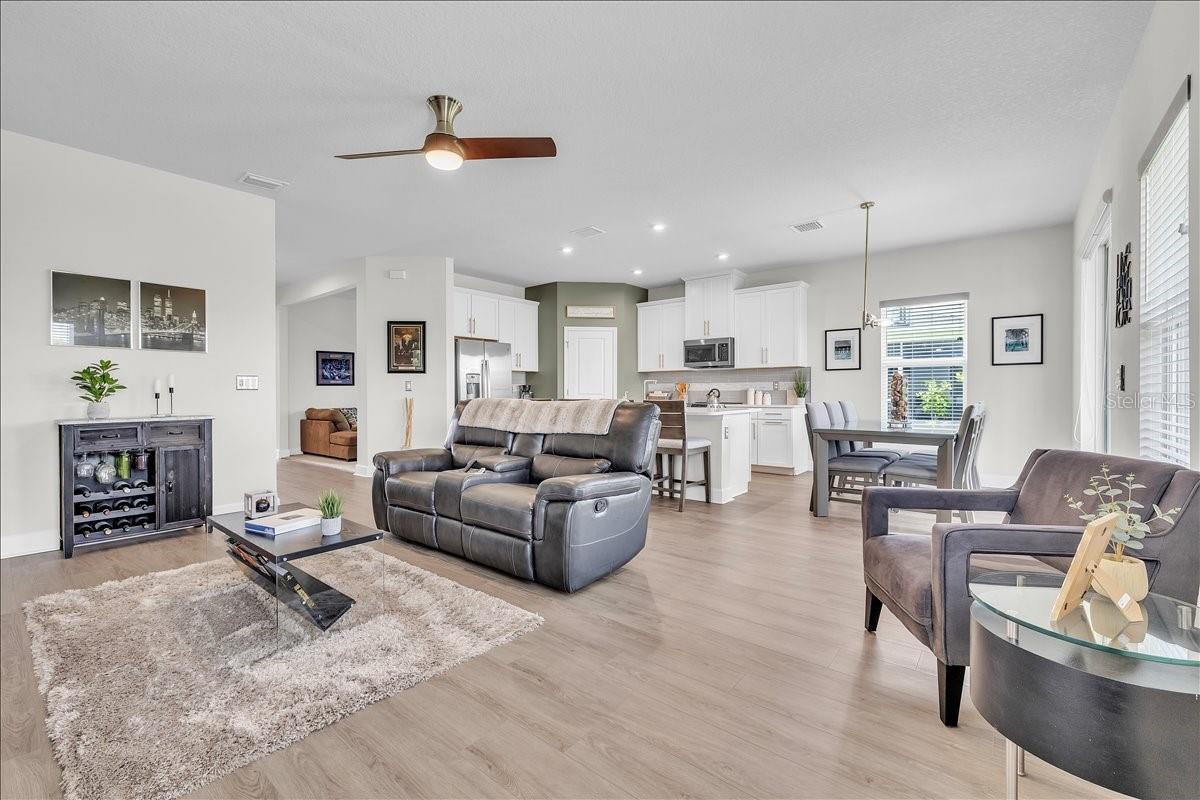 PALMS/WEST PORT - Residential