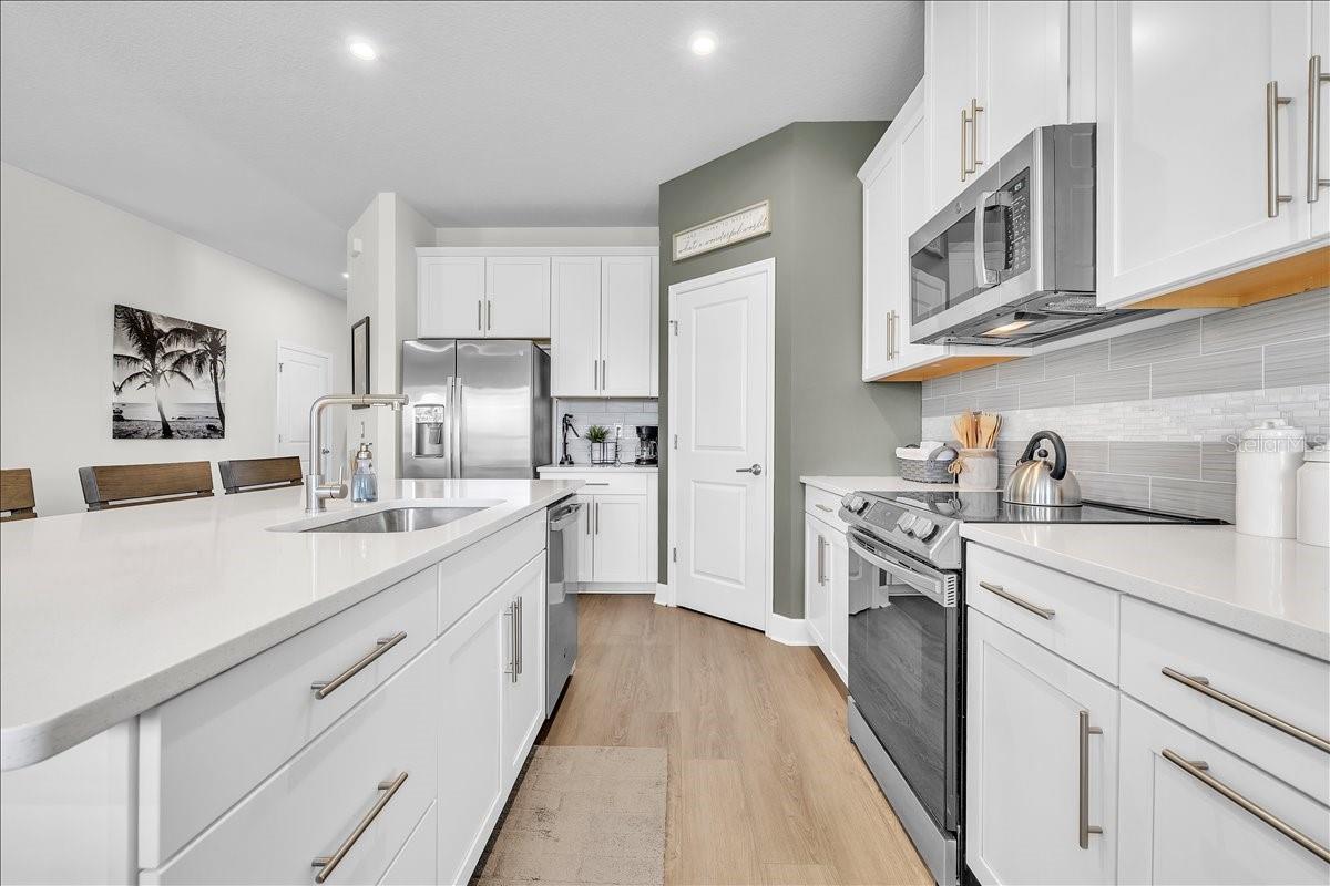 PALMS/WEST PORT - Residential