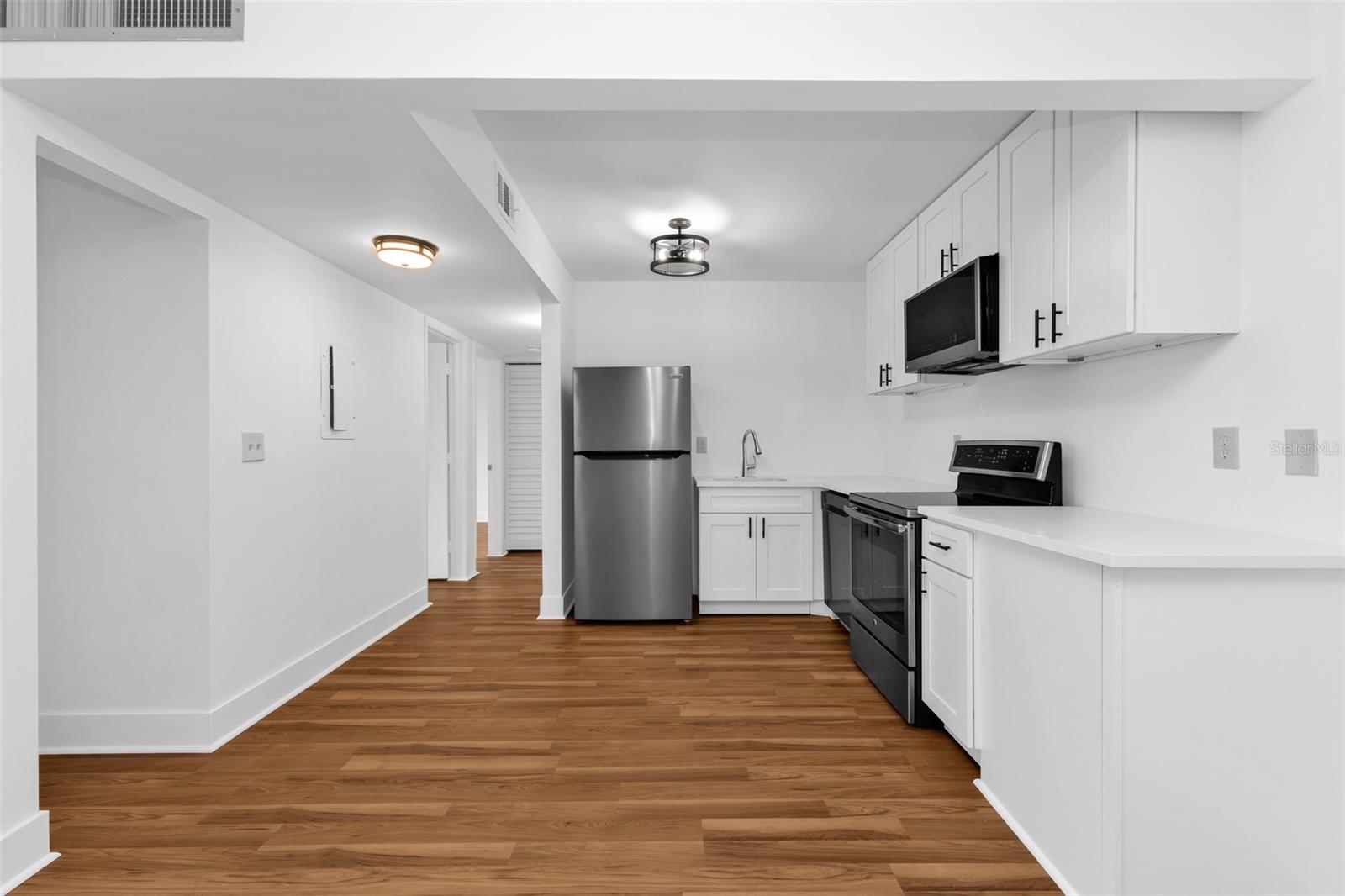 CAMBRIDGE HOUSE - Residential