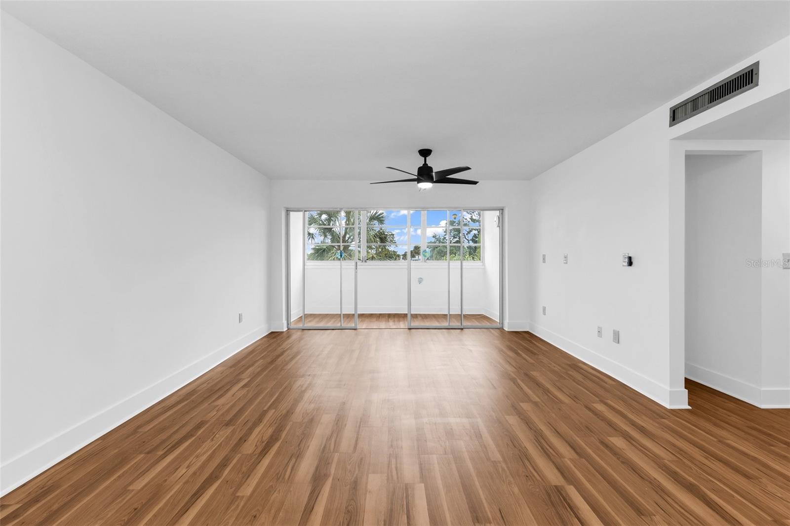 CAMBRIDGE HOUSE - Residential