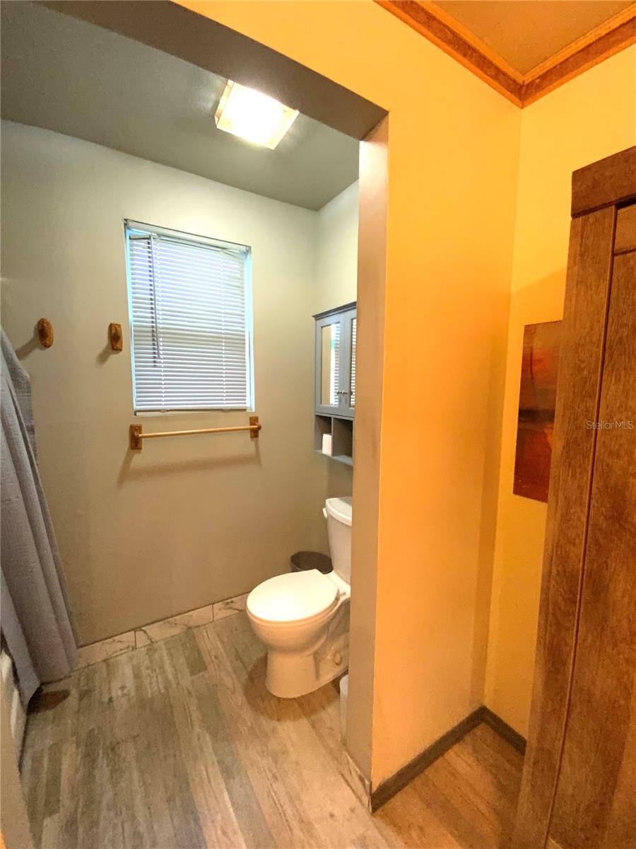 LAKE MARIANA ACRES - Residential