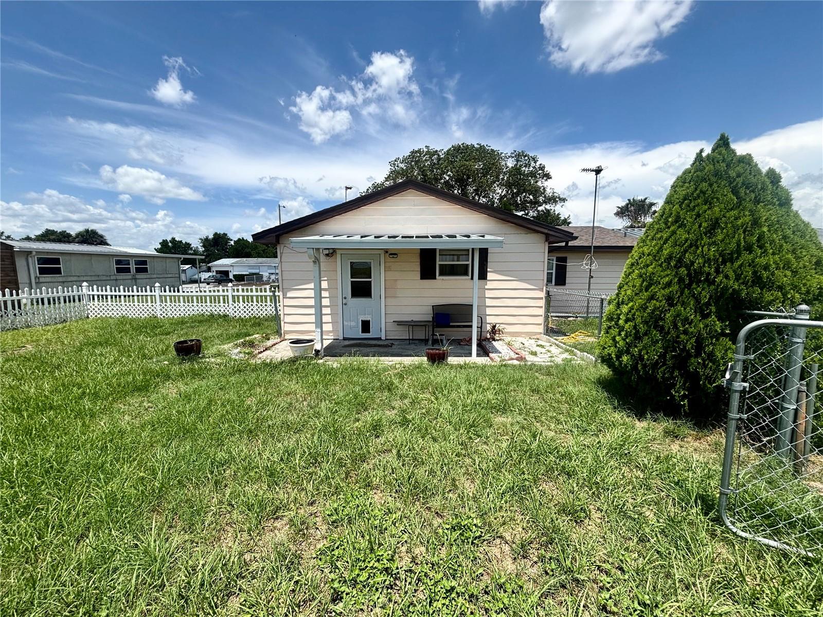 LAKE MARIANA ACRES - Residential