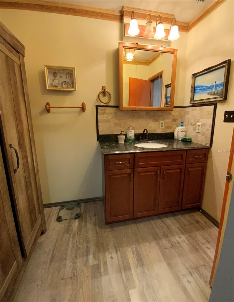 LAKE MARIANA ACRES - Residential