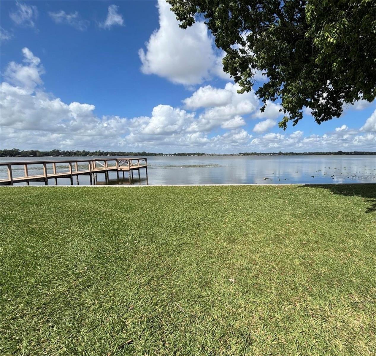 LAKE MARIANA ACRES - Residential