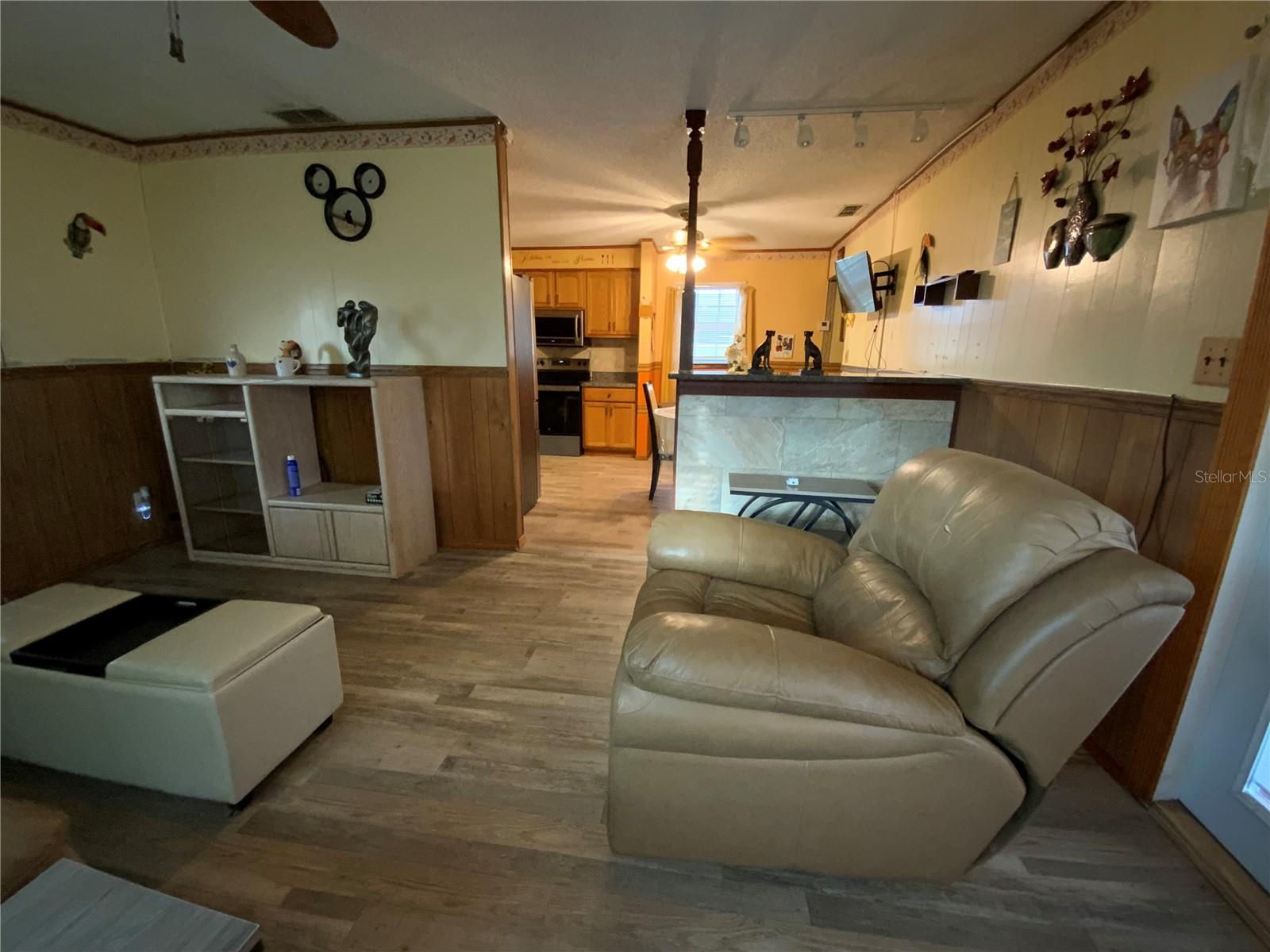 LAKE MARIANA ACRES - Residential
