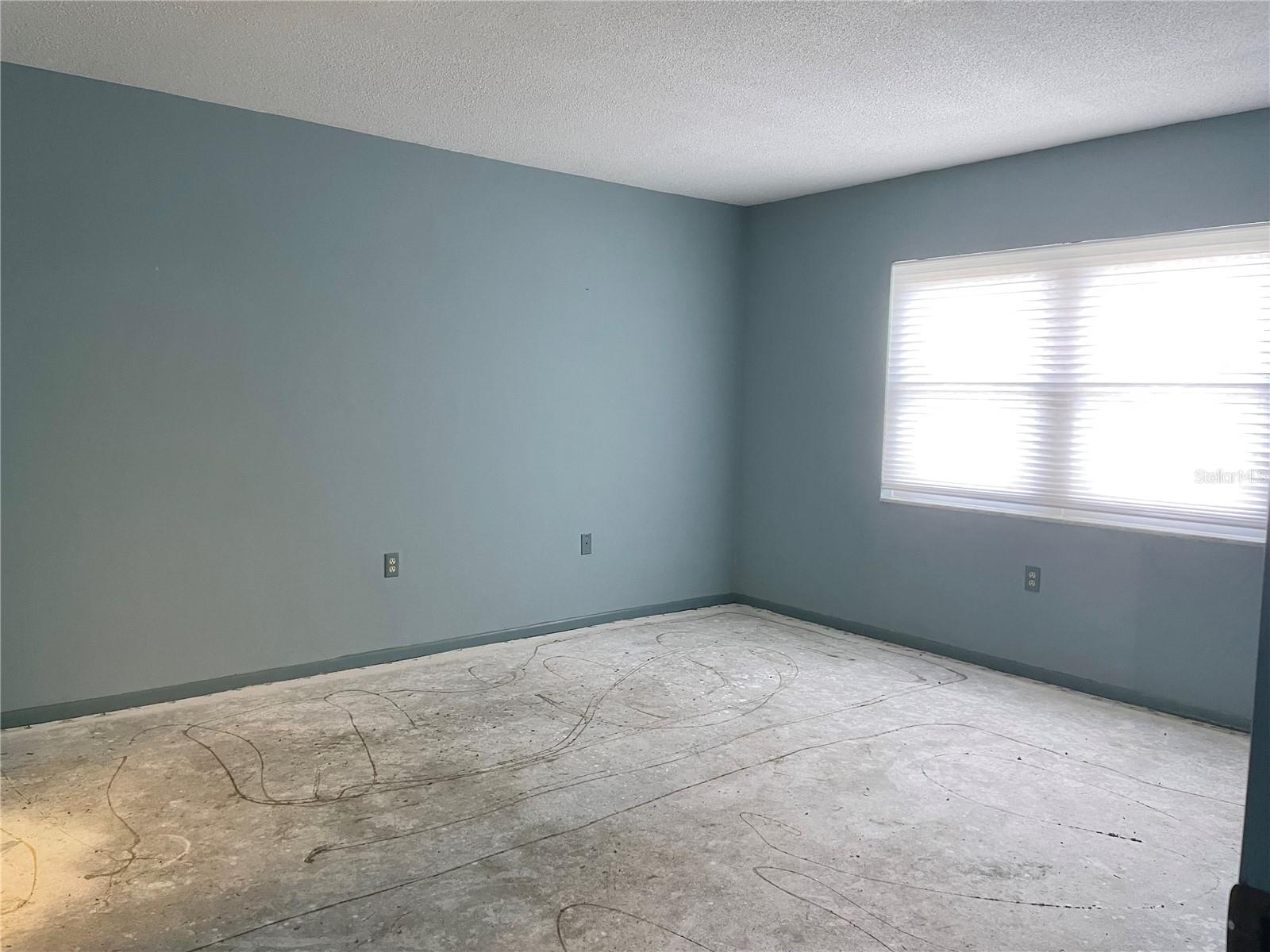 EDGEWATER ARMS 2ND CONDO - Residential