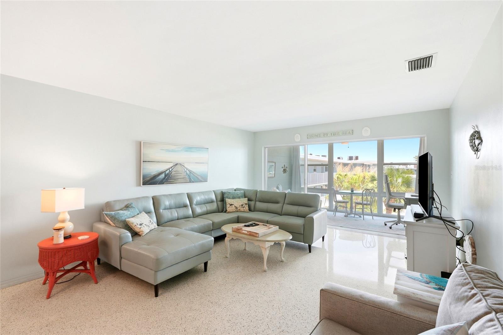SYLVETTE CONDO - Residential
