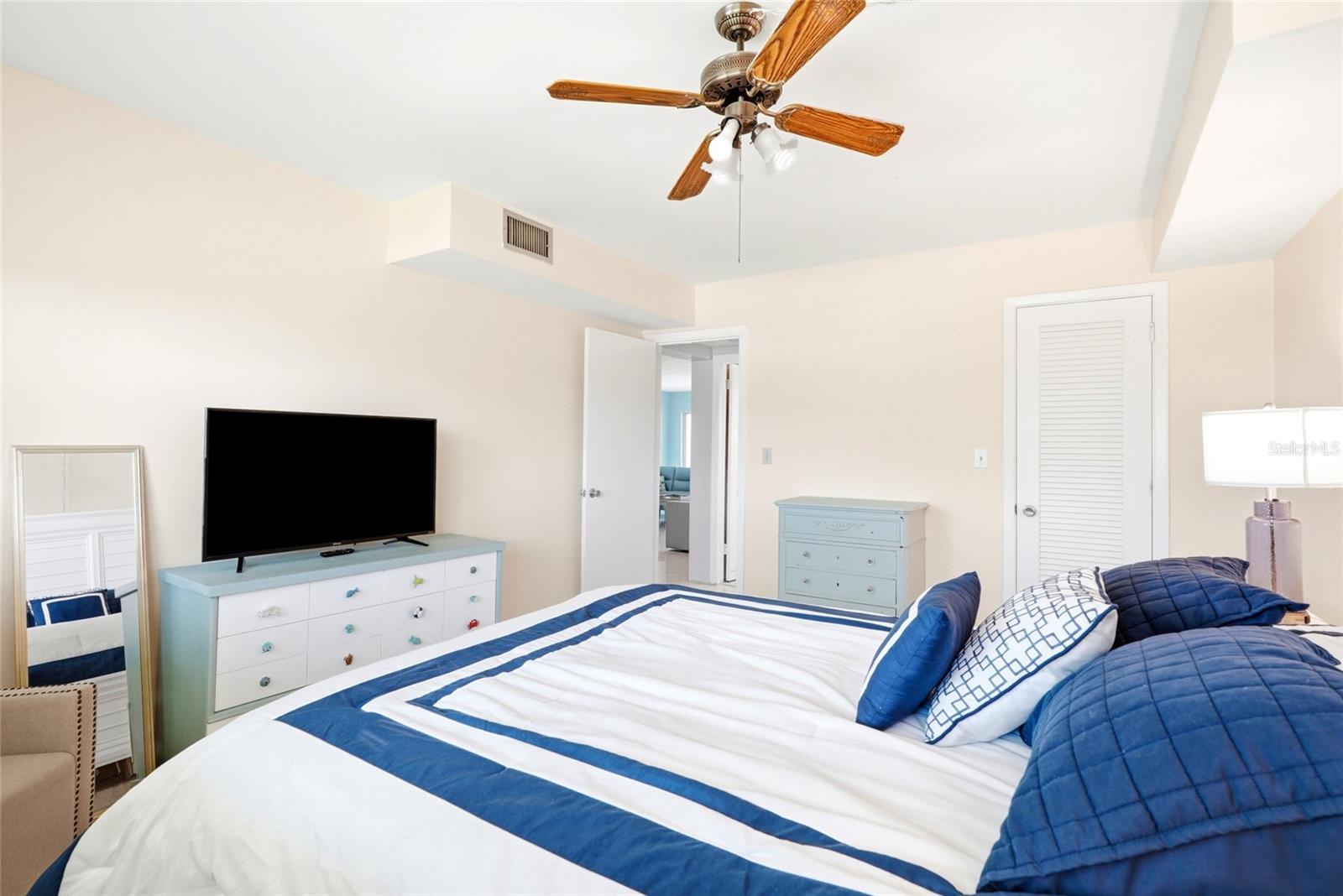 SYLVETTE CONDO - Residential