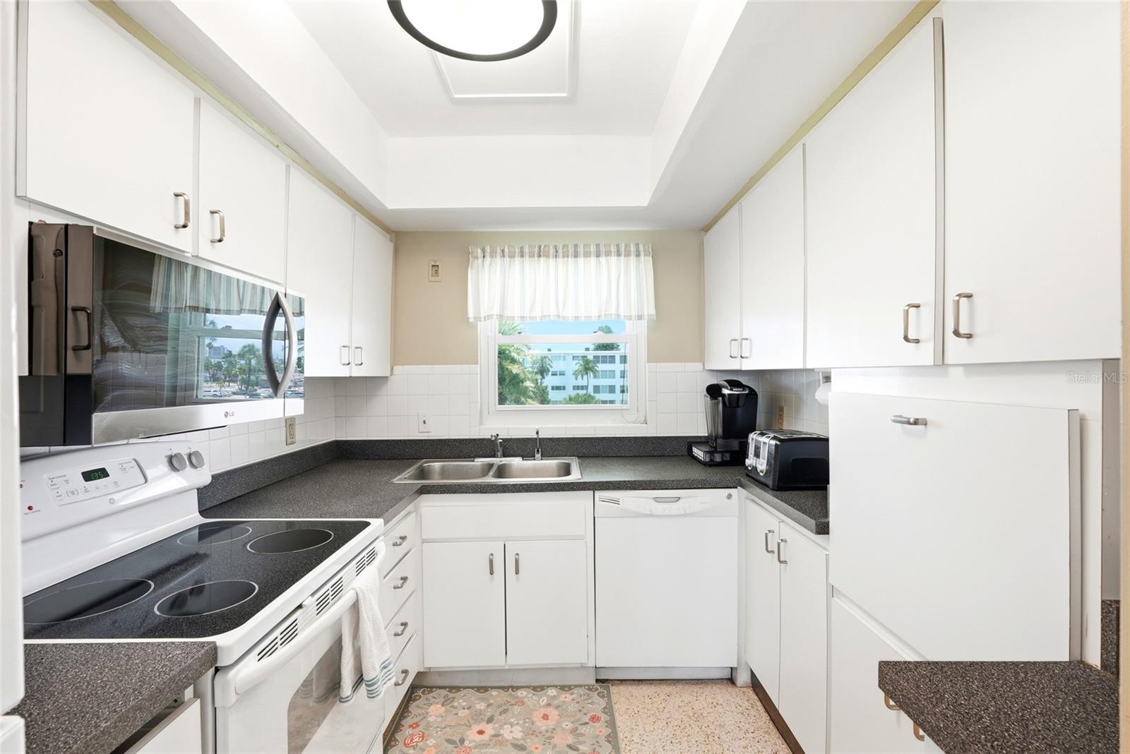 SYLVETTE CONDO - Residential