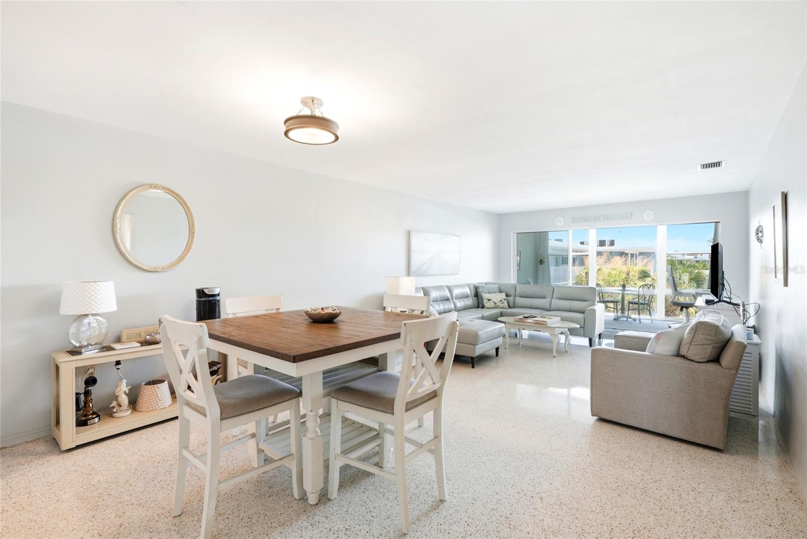 SYLVETTE CONDO - Residential