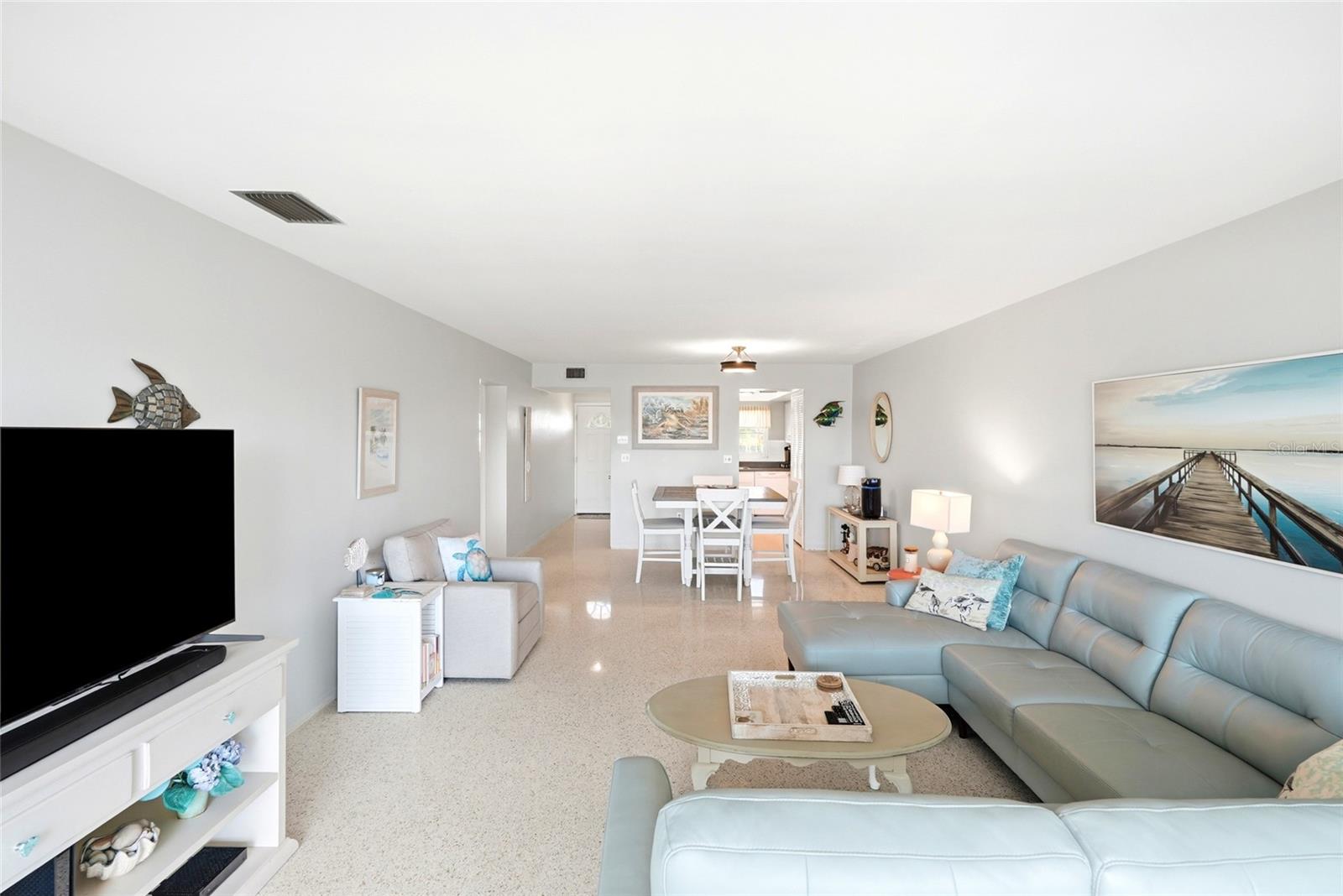 SYLVETTE CONDO - Residential