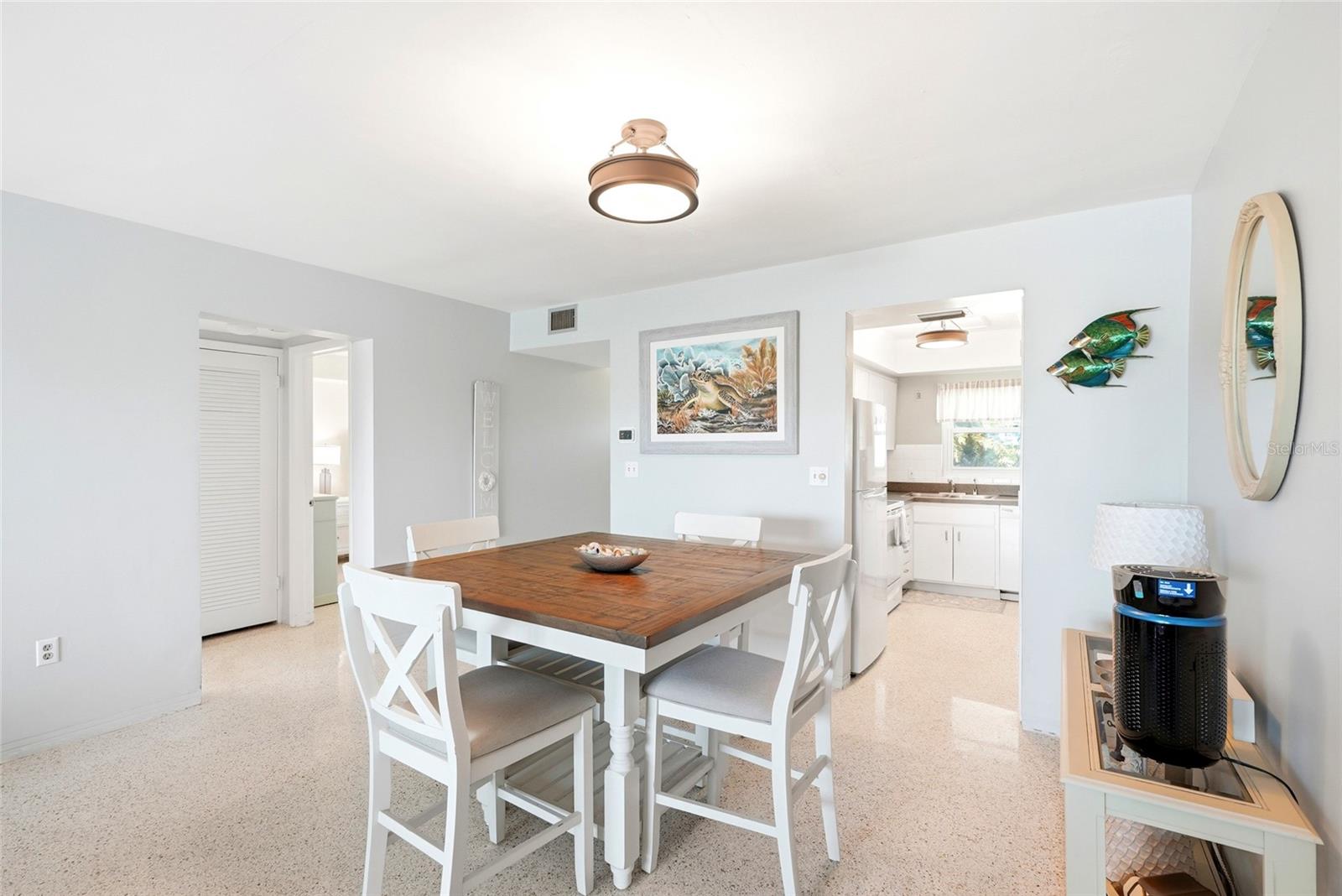 SYLVETTE CONDO - Residential