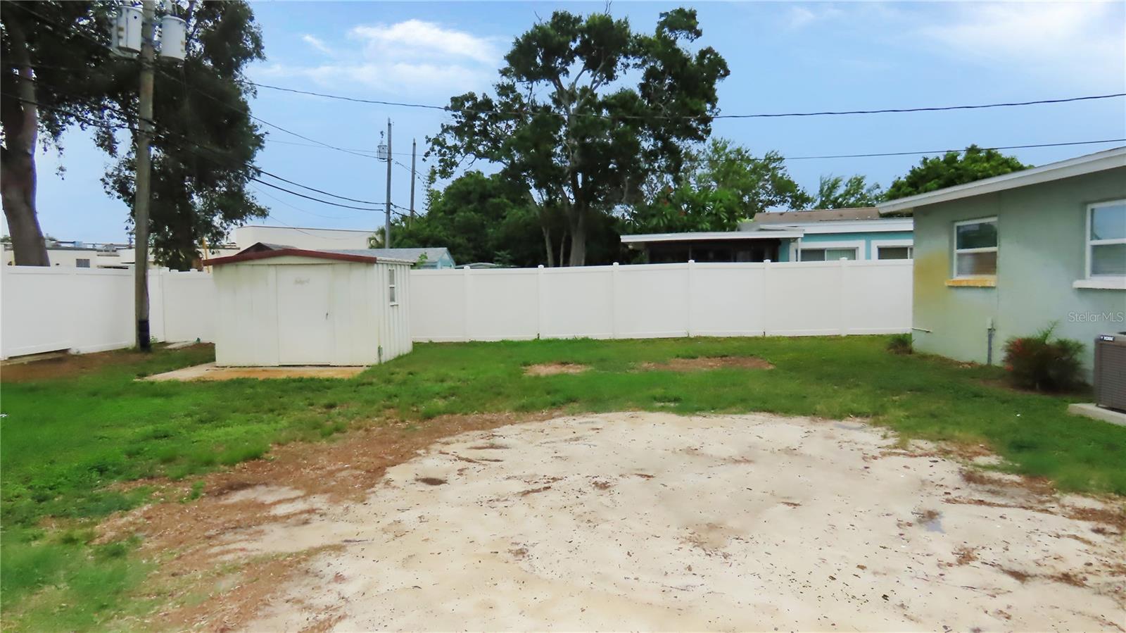 MILES PINES - Residential