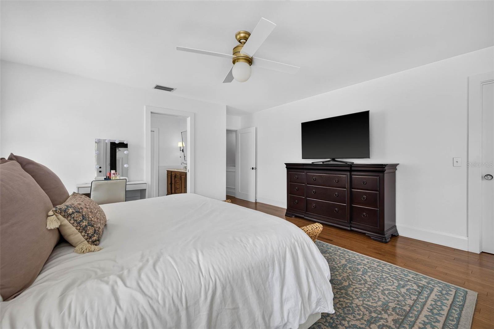 SUNSET PARK - Residential