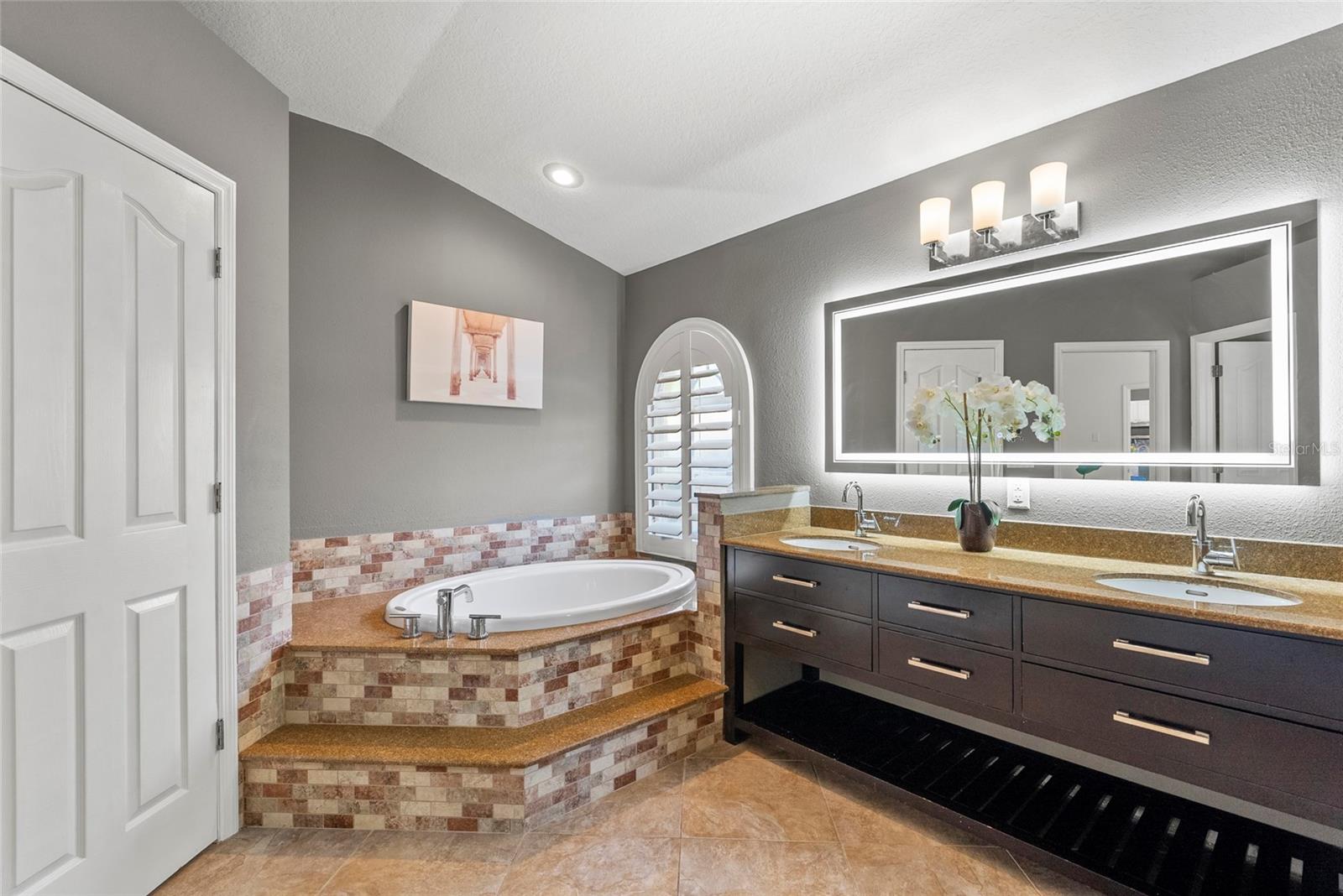 WESTCHASE SEC 370 - Residential Lease