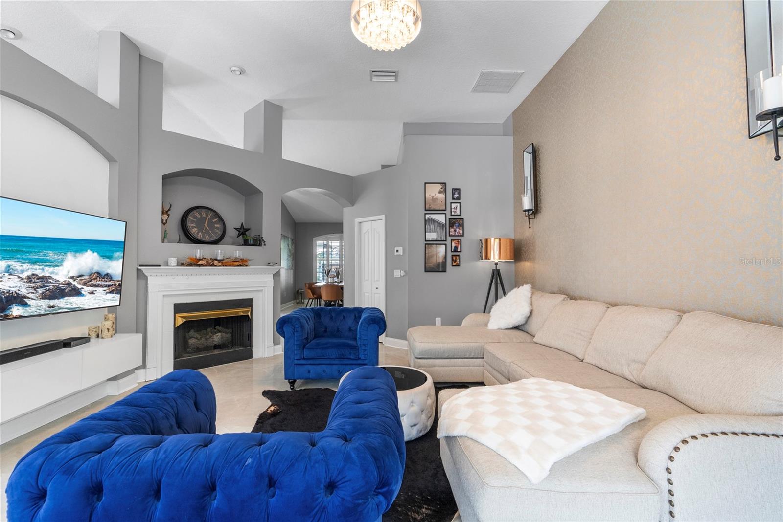 WESTCHASE SEC 370 - Residential Lease