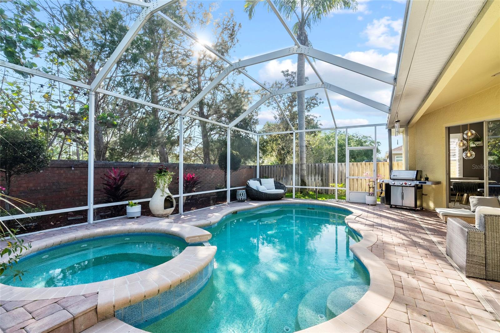 WESTCHASE SEC 370 - Residential Lease