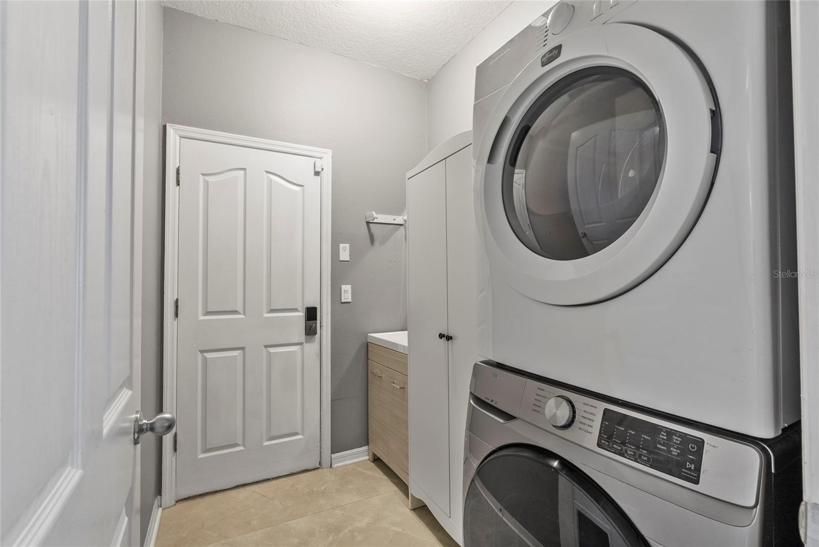 WESTCHASE SEC 370 - Residential Lease