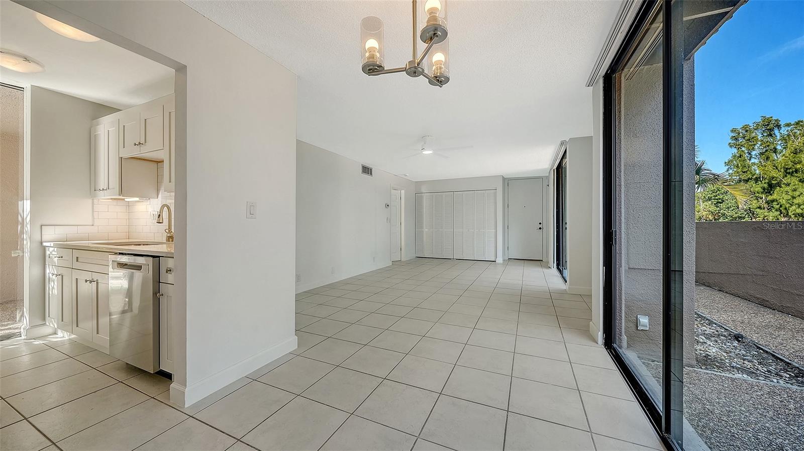 SANDY COVE III - Residential