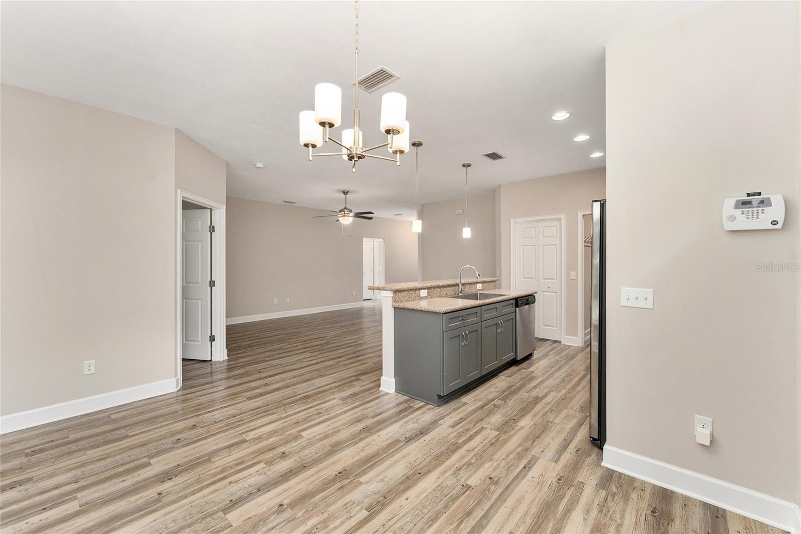 SAVANNAH STATION - Residential