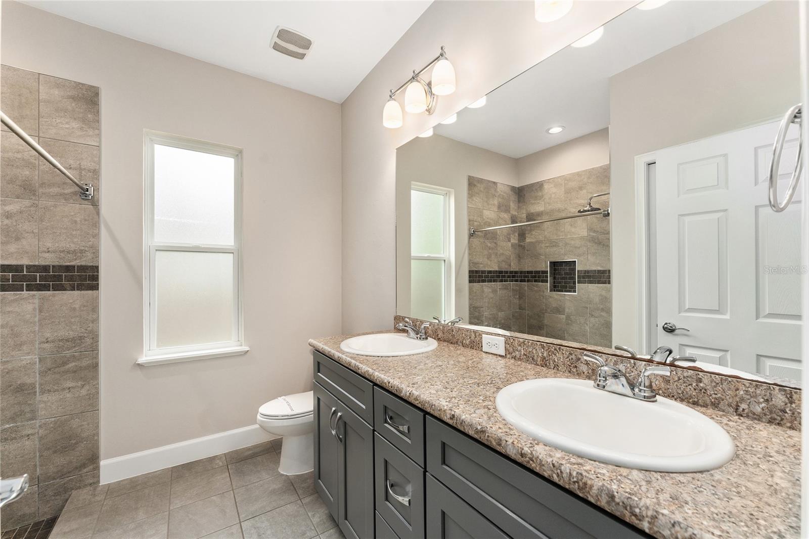 SAVANNAH STATION - Residential
