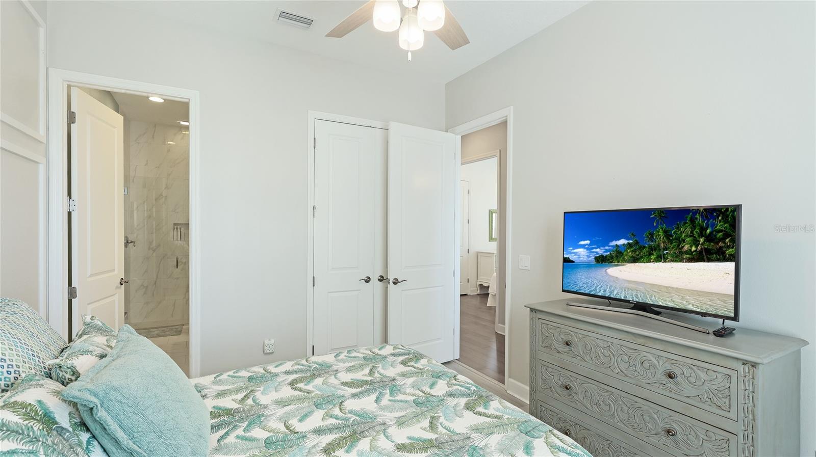 EDGEWATER WALK II ON HARBOUR IS 2,4,8-11 - Residential