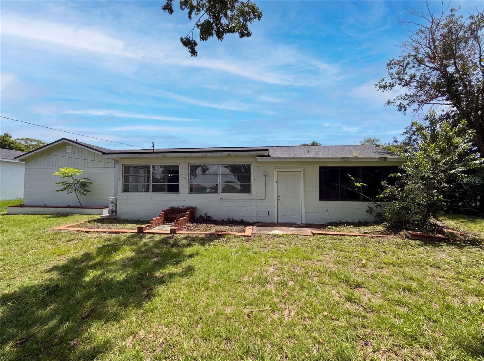 DELTONA LAKES UNIT 02 - Residential