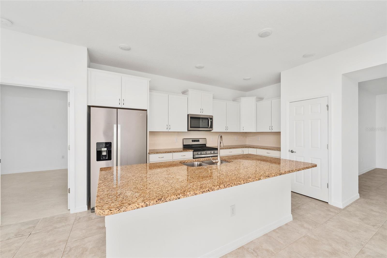 CALESA TOWNSHIP ROAN HILLS PH - Residential Lease