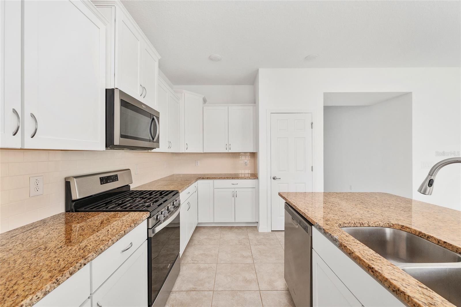 CALESA TOWNSHIP ROAN HILLS PH - Residential Lease