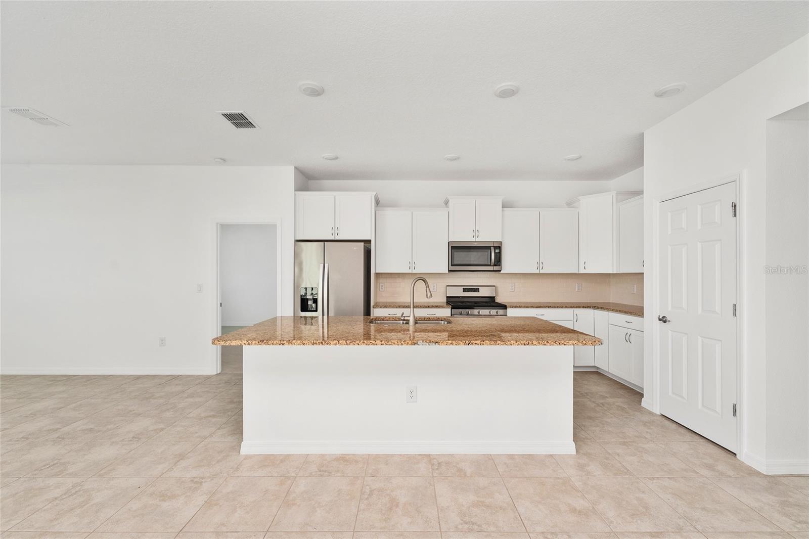 CALESA TOWNSHIP ROAN HILLS PH - Residential Lease