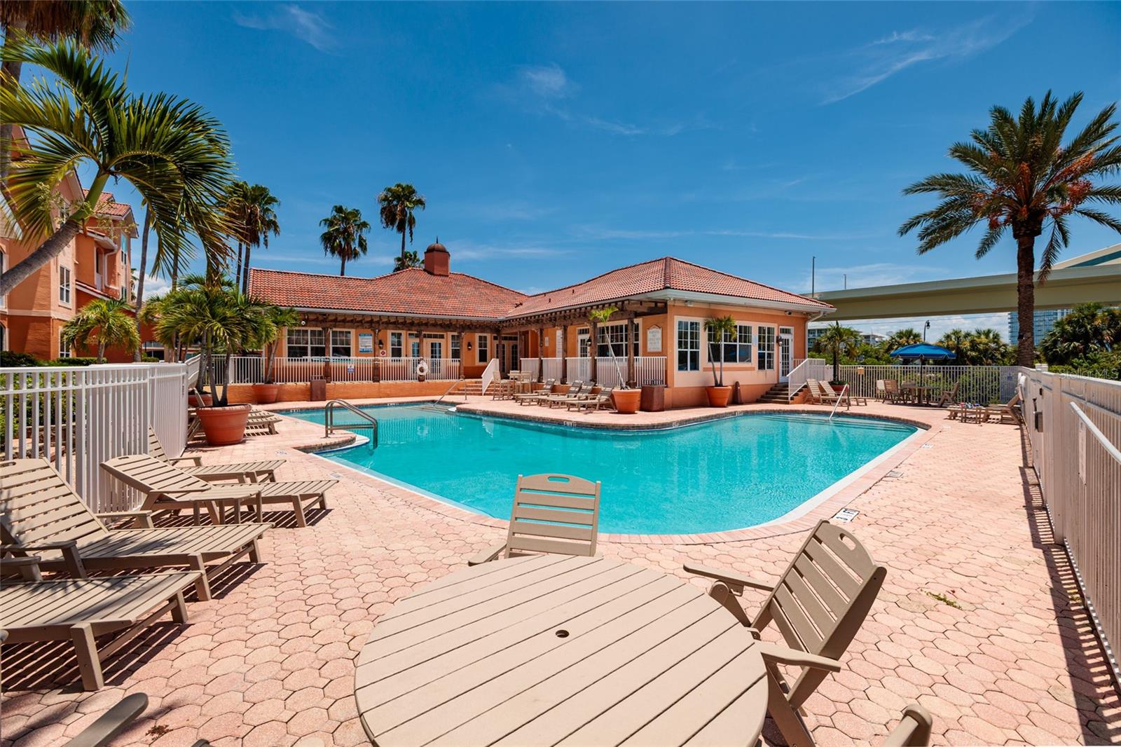 CULBREATH KEY BAYSIDE CONDOMIN - Residential