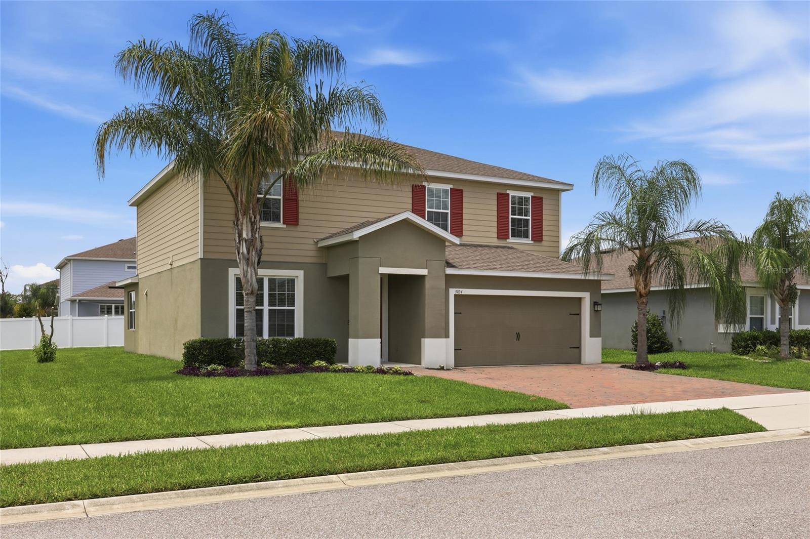 Stunning 3-Bedroom Corner Lot Home in Gated Kensington Reserve in Sanford Florida. 

Welcome to 3924 Hanworth Loop, a beautifully designed 3-bedroom, 2.5-bath home tucked into a desirable corner lot within the gated community of Kensington Reserve. From the moment you step inside, this home feels far larger than its footprint, thanks to an open, flowing floor plan that maximizes every square foot. The heart of the home is a stylish kitchen featuring granite countertops and stainless steel appliances, opening seamlessly into the living and dining areas, perfect for entertaining or everyday living. A flexible floor plan gives you the rare option to add an additional bedroom, making this home as adaptable as it is spacious.

Upstairs, a versatile bonus loft adds even more livable square footage, ideal as a media room, home office, playroom, or second living space. The oversized primary suite is a true retreat, complete with a generously sized closet offering ample storage for even the most extensive wardrobe. Set on a desirable corner lot, this home offers added privacy and extra outdoor space compared to interior lots in the community. Beyond your front door, Kensington Reserve delivers resort-style living with a zero-entry pool, playground, and expansive open green spaces ideal for relaxing, entertaining, or simply enjoying Florida's sunshine right in your own neighborhood.

Residents also enjoy the security and community charm of gated living, all within minutes of shopping, dining, top-rated schools, and easy access to major roadways for effortless commuting throughout the Sanford and greater Orlando area. Don't miss your chance to own a spacious, move-in-ready home that lives large in every sense of the word. Schedule your private showing of 3924 Hanworth Loop today!