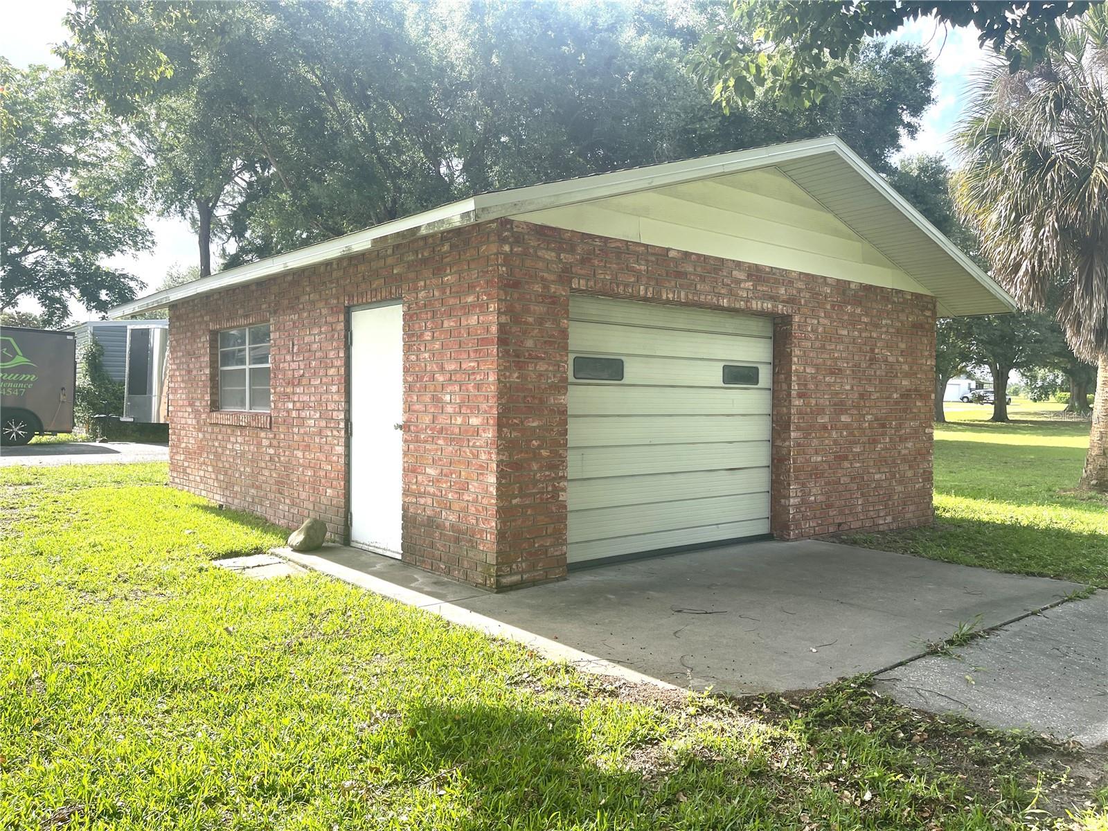 LAKE MIONA HEIGHTS - Residential