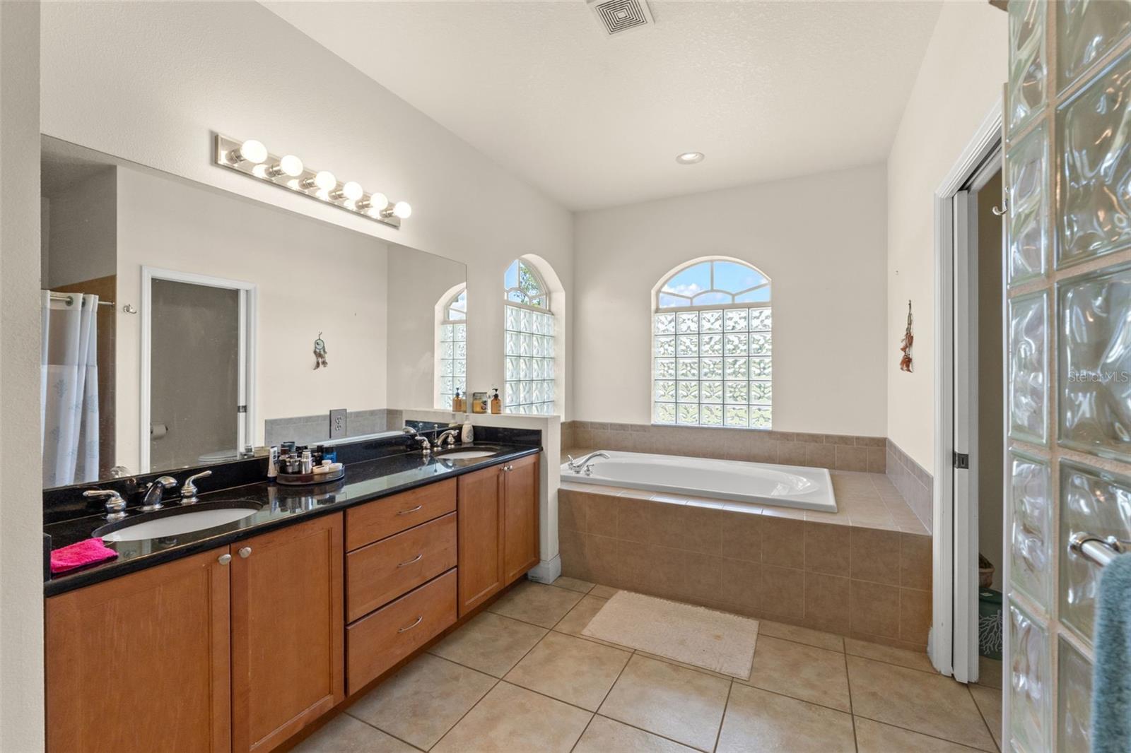 ROYAL HIGHLANDS - Residential