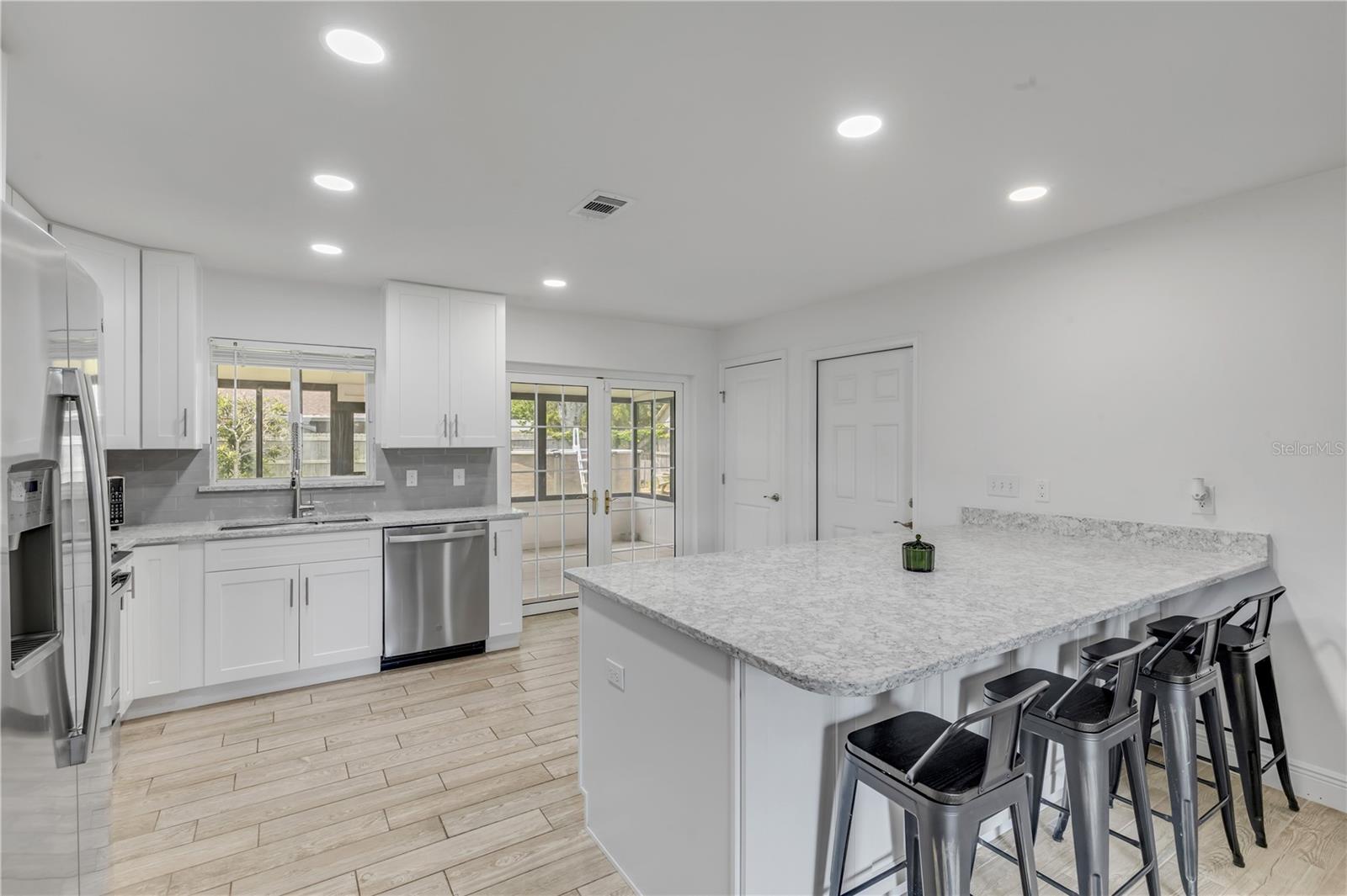 WILLOW RUN UNIT 06 - Residential