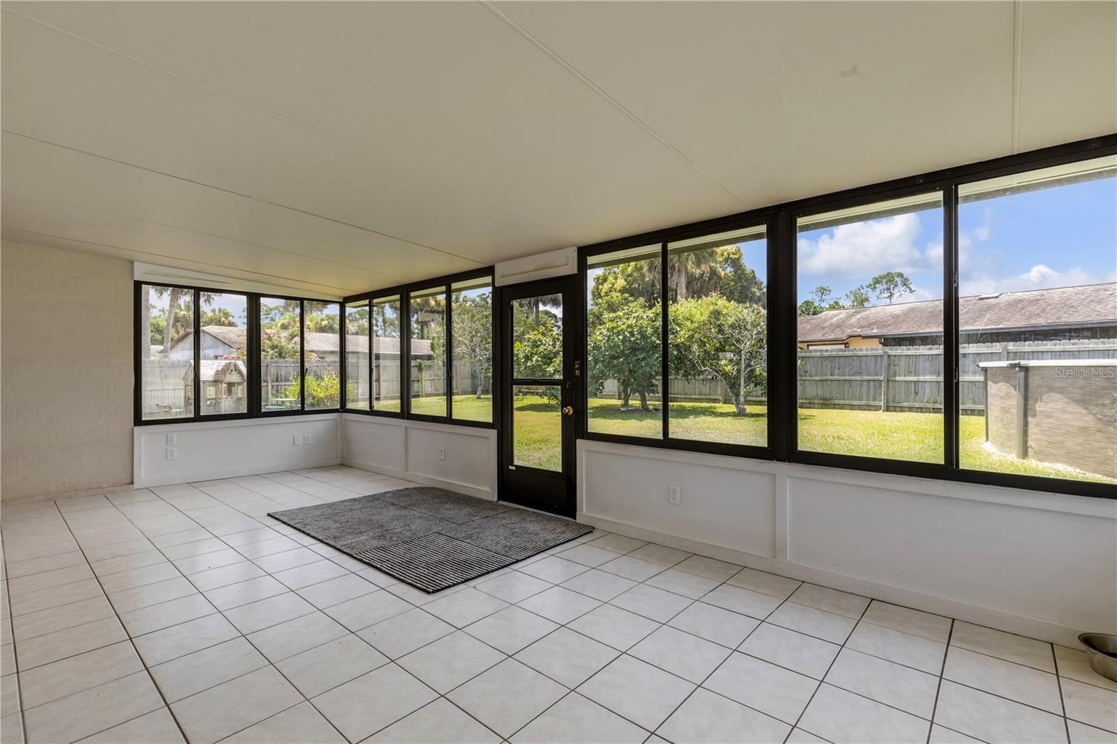 WILLOW RUN UNIT 06 - Residential