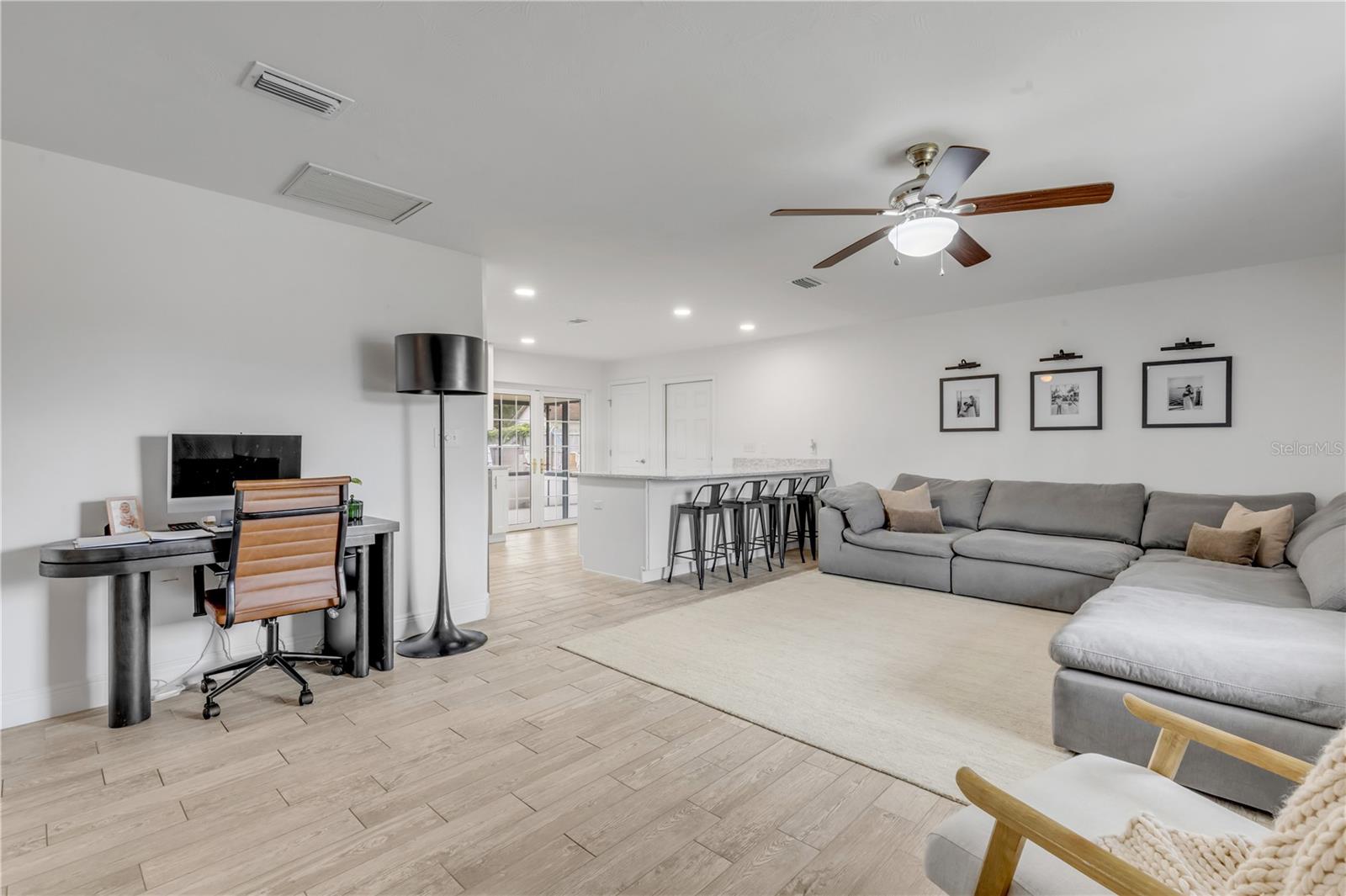WILLOW RUN UNIT 06 - Residential