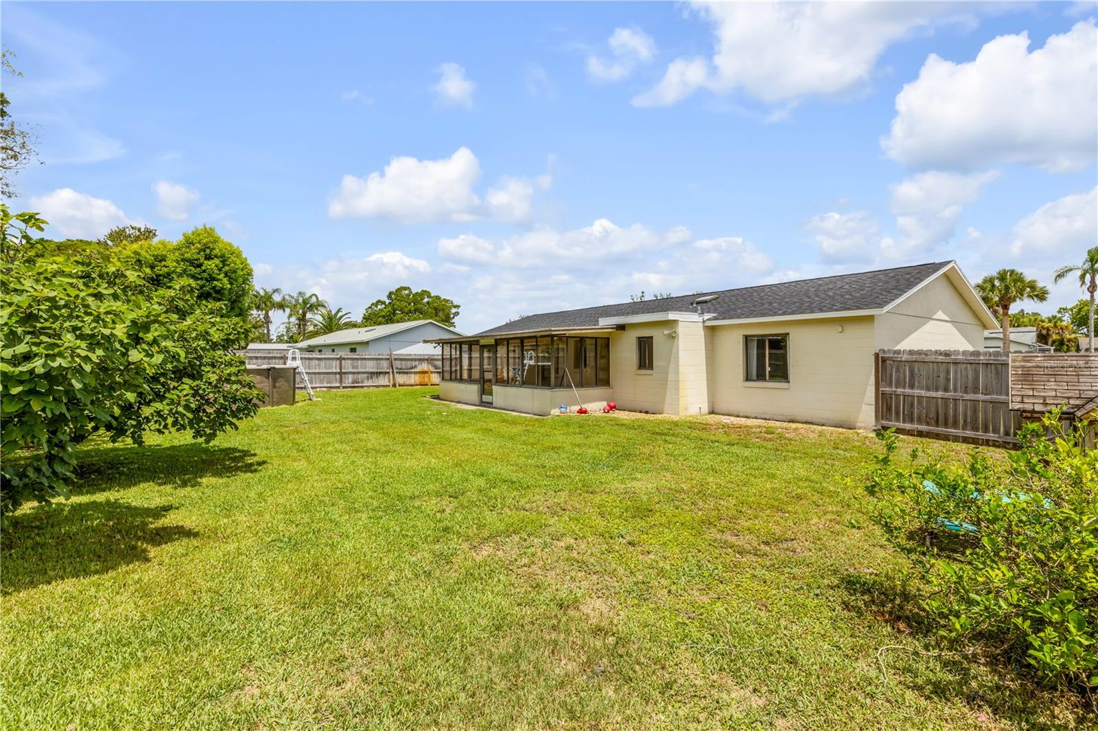 WILLOW RUN UNIT 06 - Residential