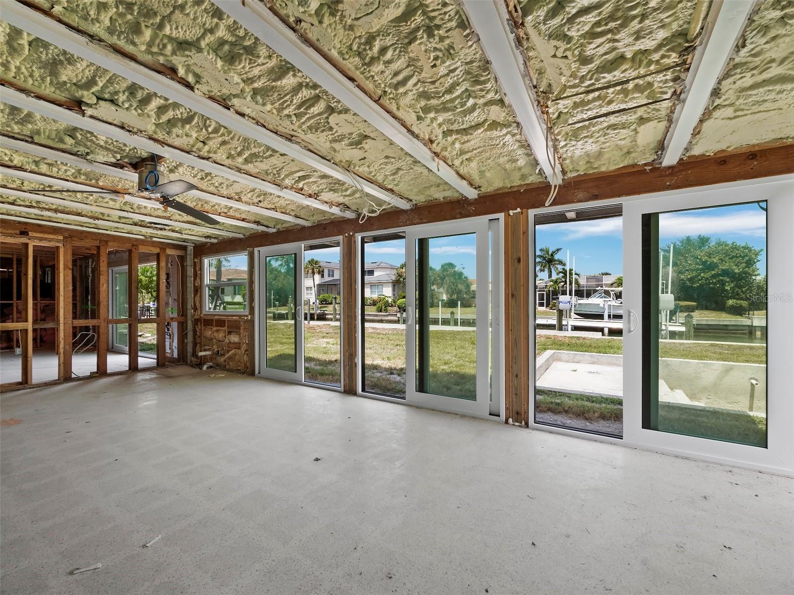 COUNTRY CLUB SHORES - Residential