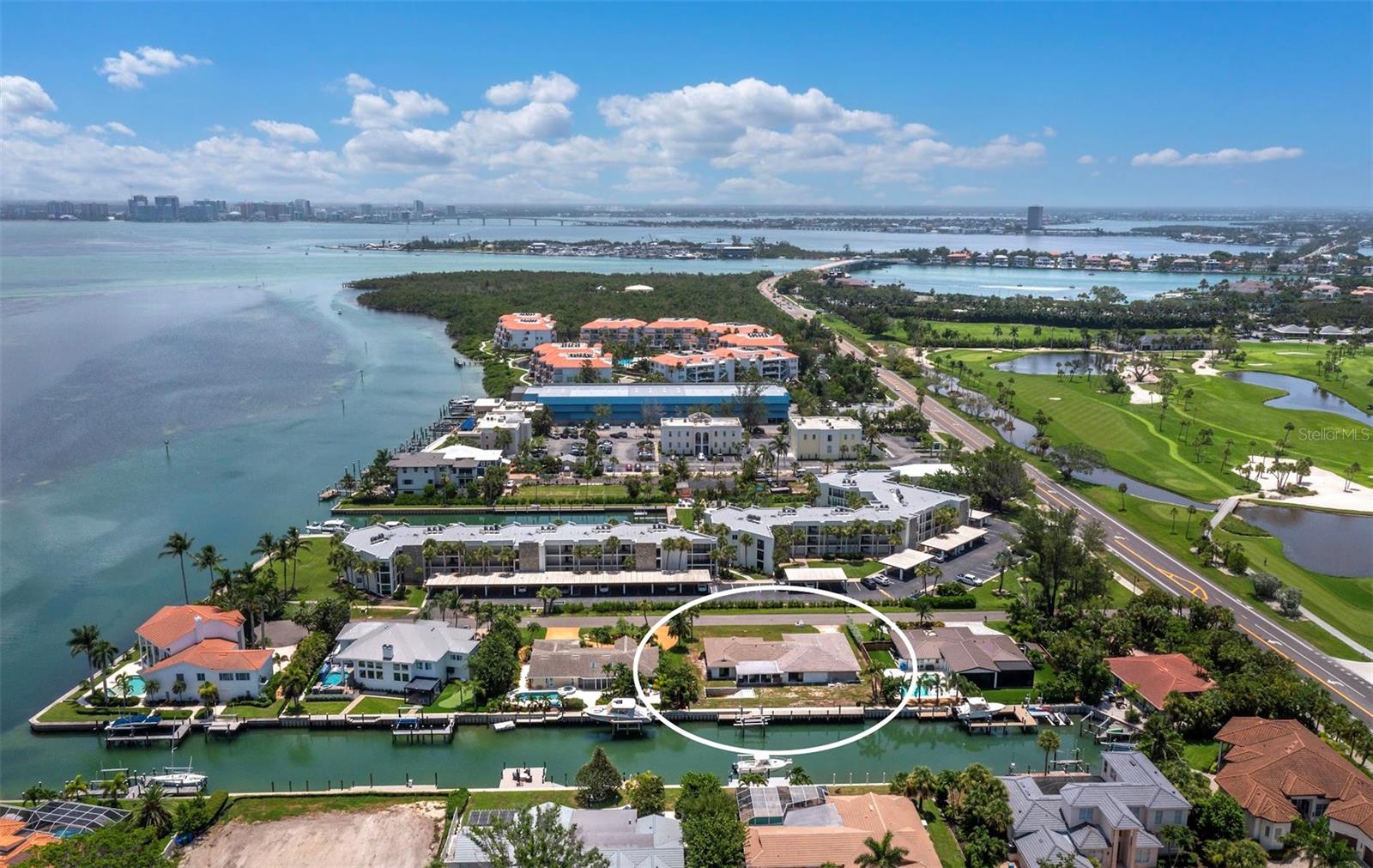 COUNTRY CLUB SHORES - Residential