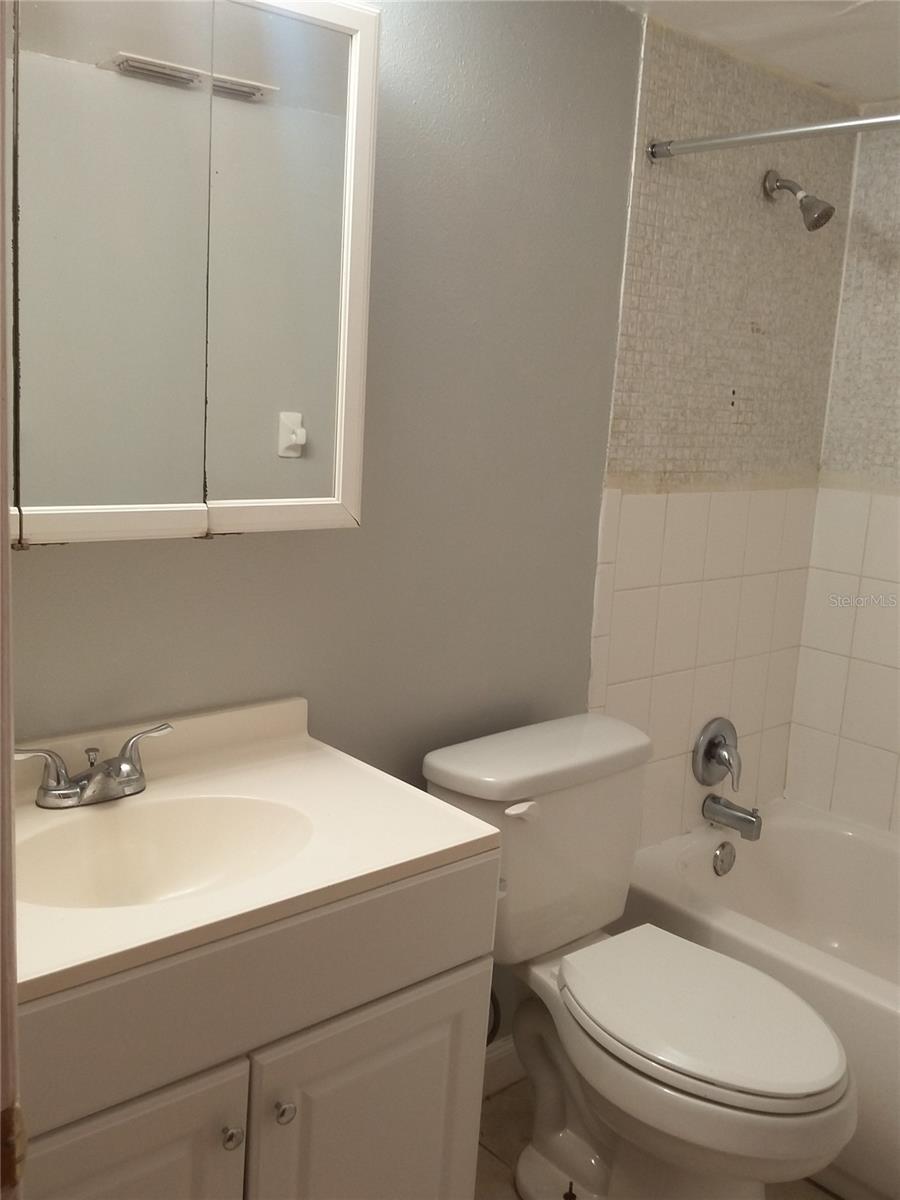 COUNTRY CLUB HEIGHTS 4TH ADD - Residential Lease
