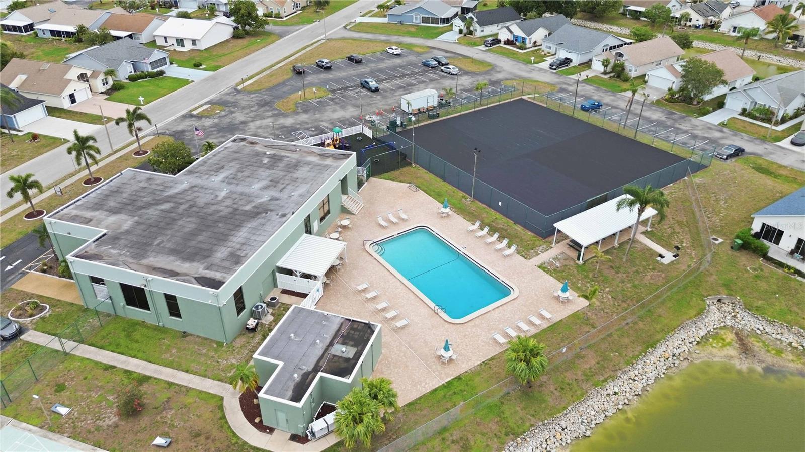 TOWNHOUSES OF LAKESIDE SOUTH - Residential