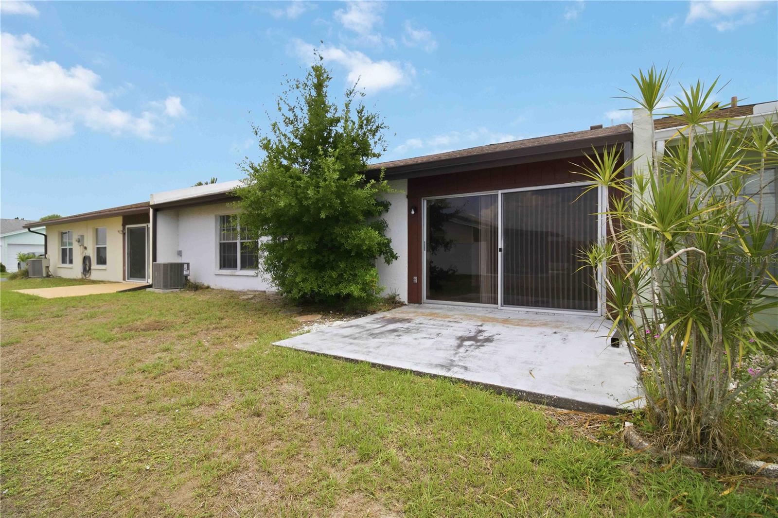 TOWNHOUSES OF LAKESIDE SOUTH - Residential