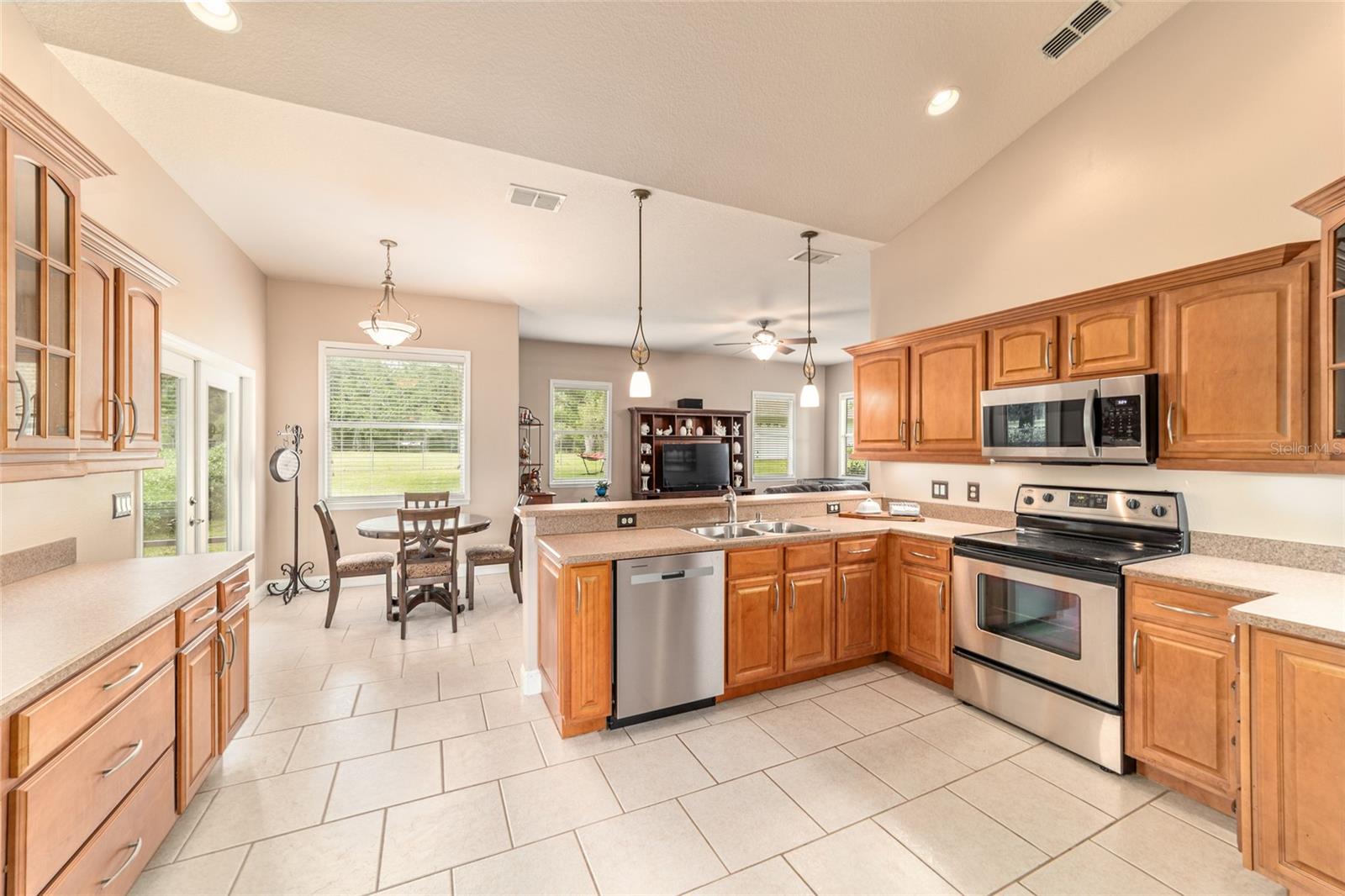 ROLLING RANCHETTS - Residential