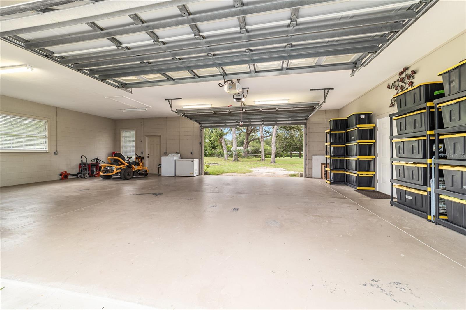 ROLLING RANCHETTS - Residential