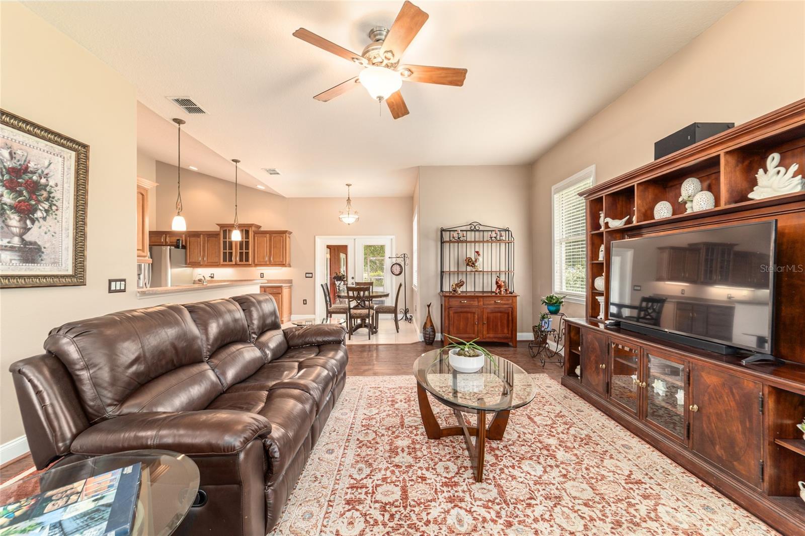 ROLLING RANCHETTS - Residential