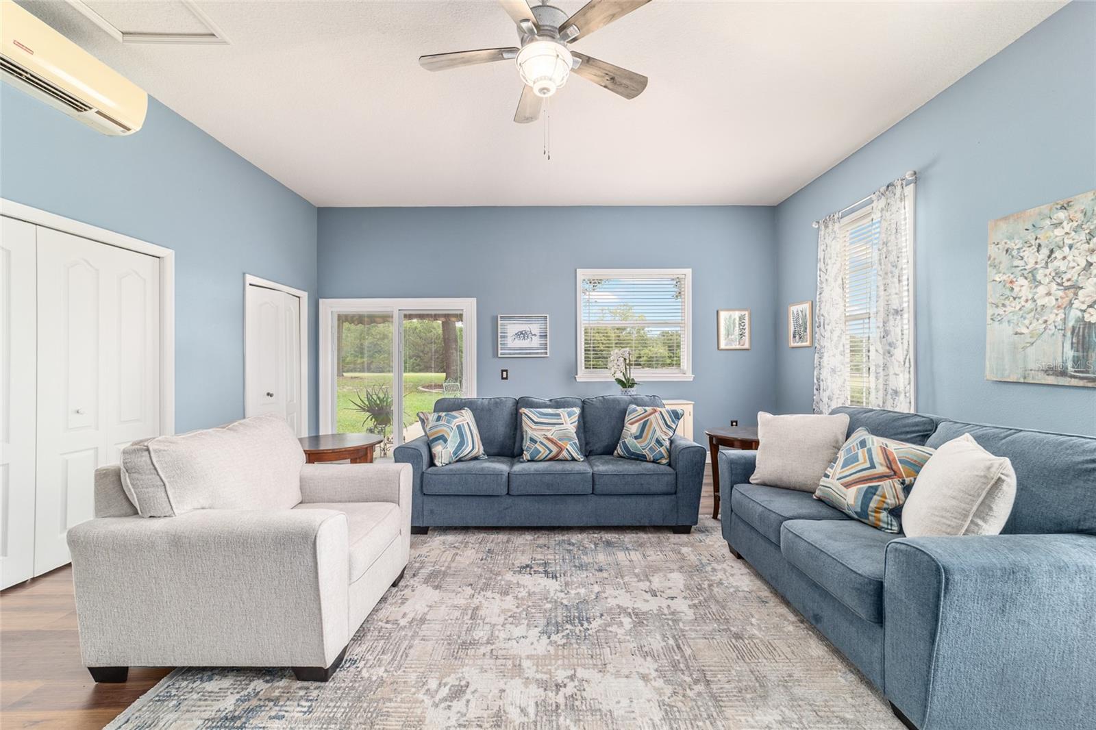 ROLLING RANCHETTS - Residential
