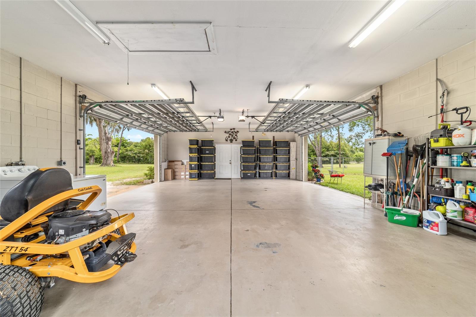 ROLLING RANCHETTS - Residential