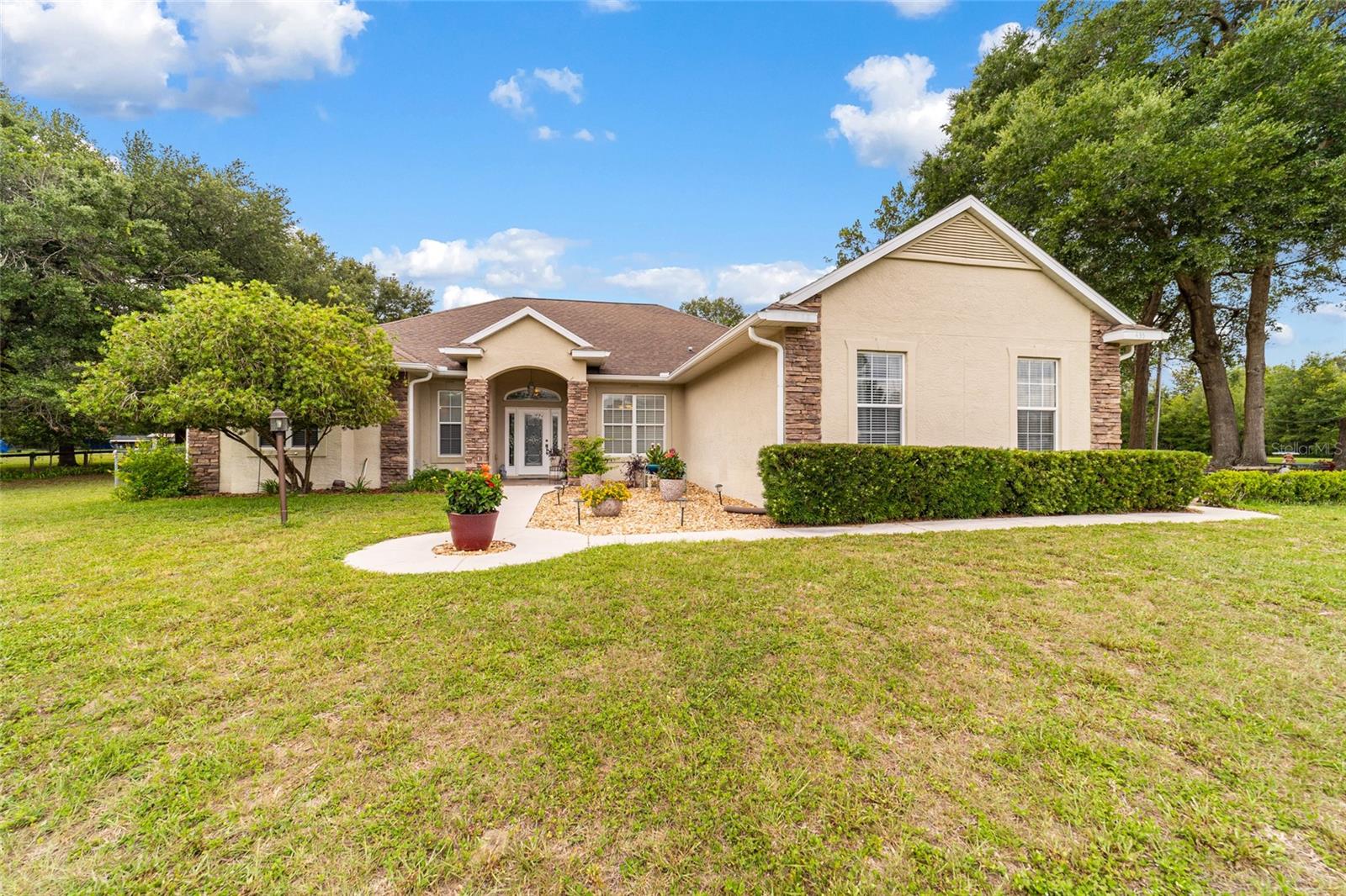 ROLLING RANCHETTS - Residential