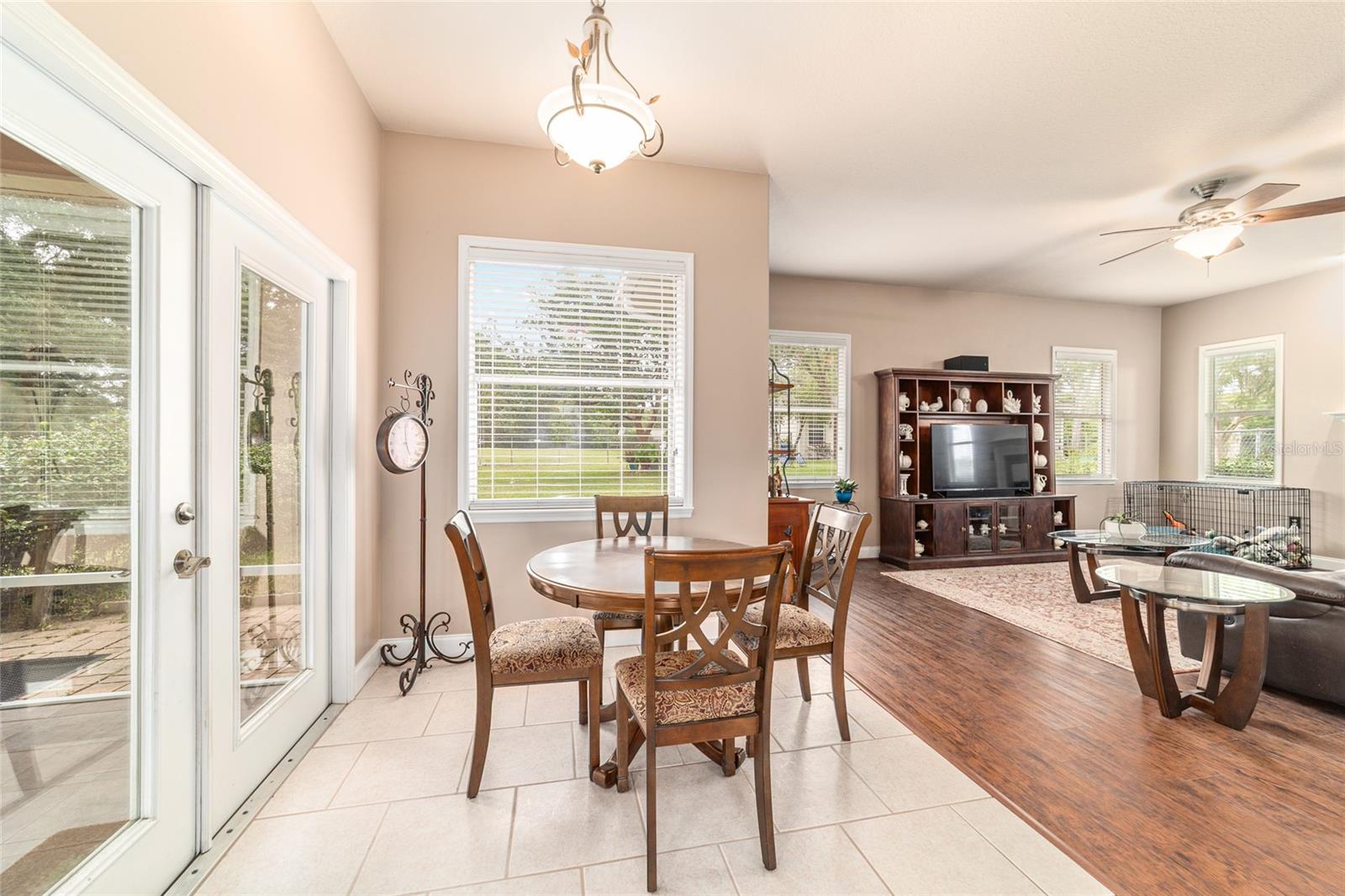 ROLLING RANCHETTS - Residential